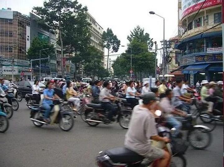 Hotspot Matrix và 2 kiểu áo hot nhất hè này: Giá chưa đến 100k mà giúp vóc dáng thon thả